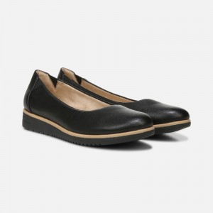 Naturalizer SOUL Idea Ballet Flat for Women Black XV62-4312B6